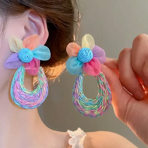 Andkiss 1 Pair Crocheted Mesh Flower U-Shape Earrings